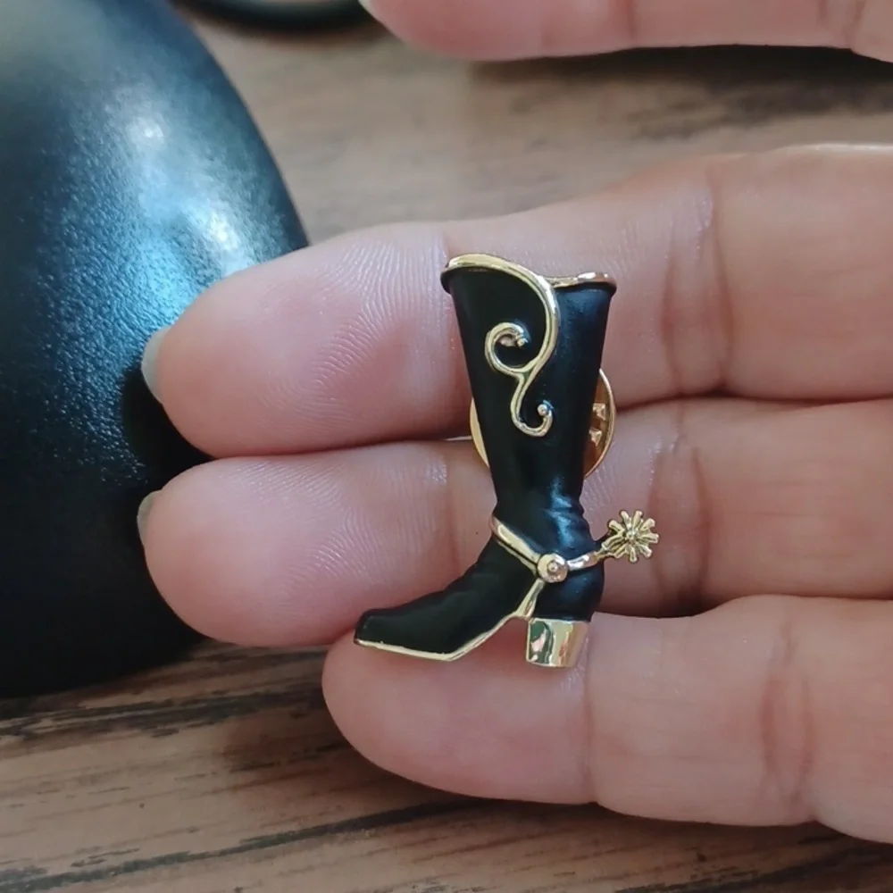 Vintage Ballou Reg'd signed Black & Gold boot pin